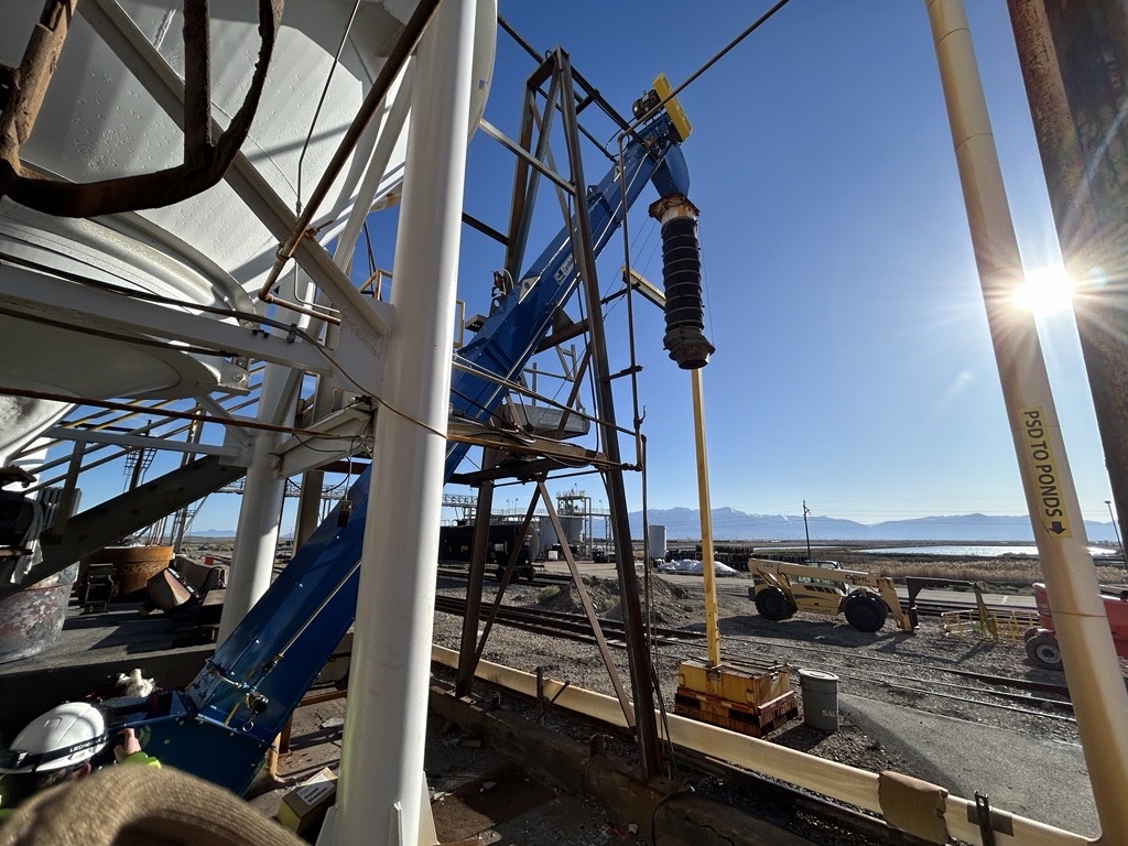 Blue Cambelt conveyor system on site under clear skies